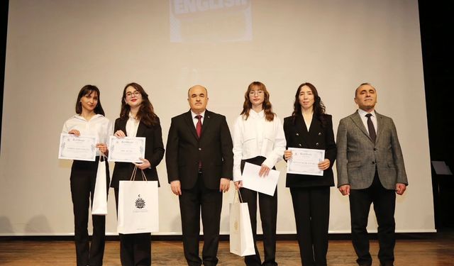Bahçelievler Anadolu Lisesi Münazara yarışması birincisi