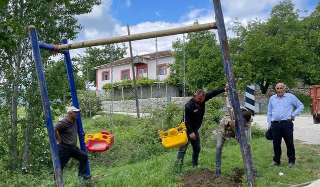 Ortaköy Belediyesi’nden Cevizli  Köyü’ne çocuk oyun alanı