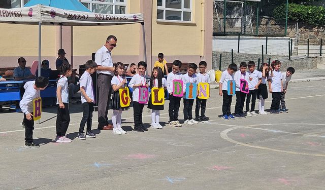 Bayat'ta ilkokul öğrencileri yıl sonu şenliği düzenledi