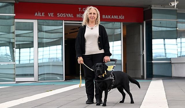 Yurt dışı hayalini rehber köpeği "Esmer" ile gerçekleştirdi