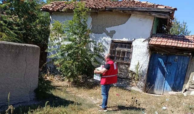 Kızılay Sungurlu’da ihtiyaç sahiplerine yardım ulaştırıyor