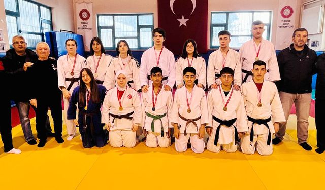 Judoda şampiyonlar belli oldu