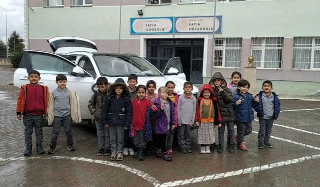 Öğrenciler yerli malın  önemini Togg ile öğrendi