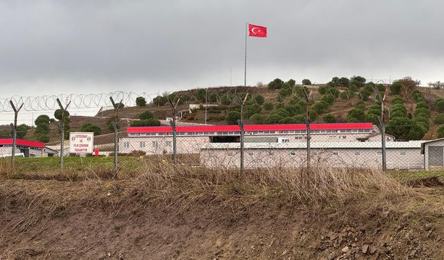 Patlayıcı üretilen fabrikada patlama: 12 kişi kurtulamadı