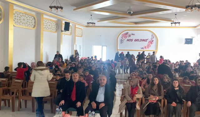 Dodurga'da sinema etkinliğine  davetliler biletle değil kitapla katıldı
