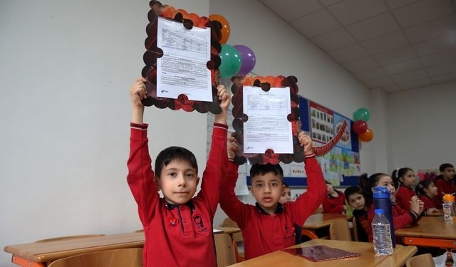 Çorum'da karne sevinci: 86 bin öğrenci yarıyıl tatiline çıktı