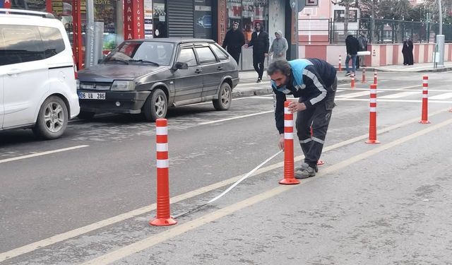 Sungurlu’da yol  bölme çalışması