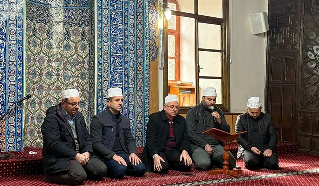 İskilip'te  6 Şubat 2023'teki depremlerde  yaşamını yitirenler için dua edildi