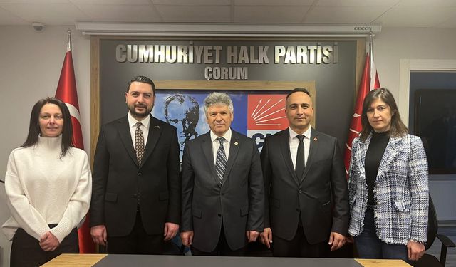 Muhtar Aziz Önal CHP’ye üye oldu