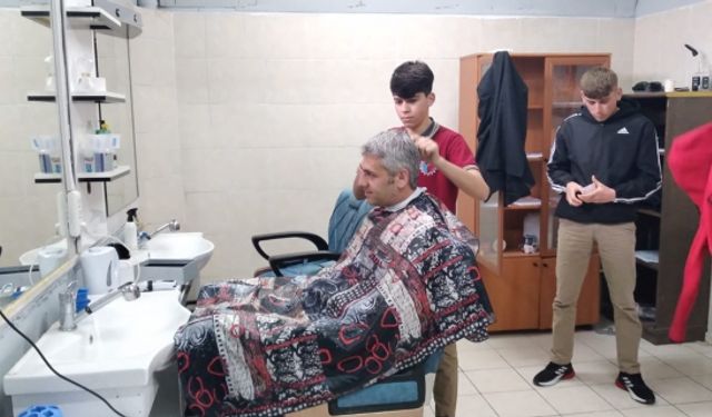 Öğrencisine traş oldu