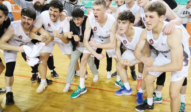 Dev adamlar, Pursakları ikinci yarıda geçti: 58-53