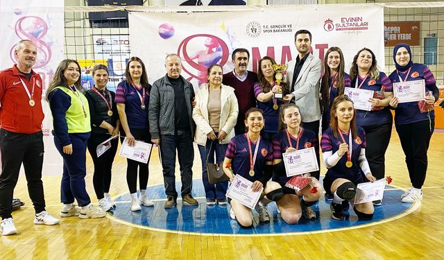 Evinin Sultanlarında şampiyon Mecitözü