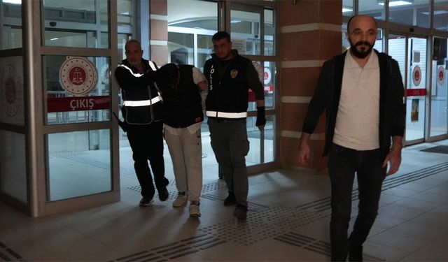 10 gün öldürdüğü eşinin  cesediyle aynı evde yaşadı