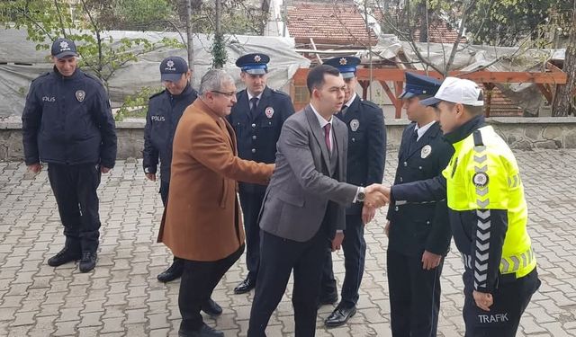 Bayat’ta Polis Haftası  dolasıyla emniyet teşkilatına  yönelik ziyaret gerçekleştirildi