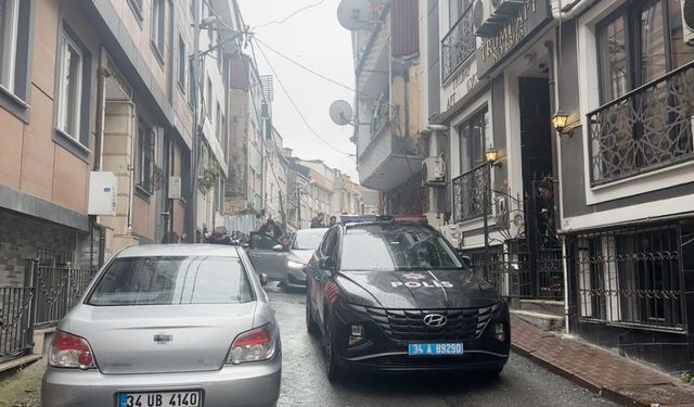 Hamile kadın ve evindeki kişi vurularak öldürüldü