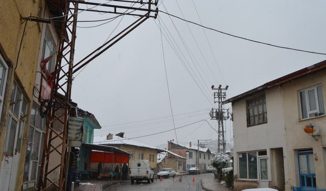 Kopan tel nedeniyle  ulaşıma kapanan yol açıldı