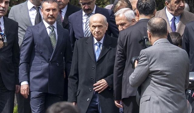 Muhsin Dere, MHP Lideri  Devlet Bahçeli’yi karşıladı