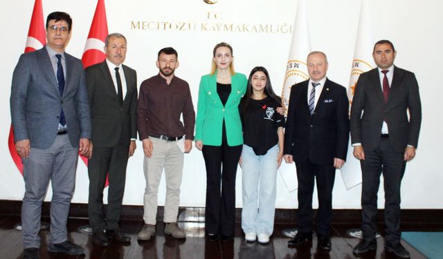 Kaymakam Nayman Tümer’i ödüllendirdi
