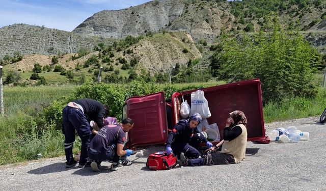Triportör devrildi,  2 kişi yaralandı