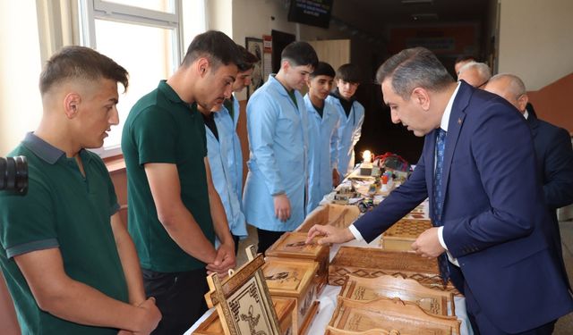 Başkan Muhsin Dere Kariyer Günü’ne katıldı