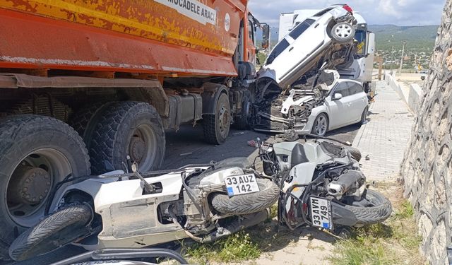 Yoldan çıkan kamyon  önüne gelen taşıtı ezdi