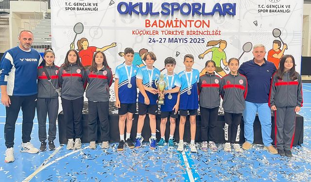 Badmintoncular Türkiye ikincisi