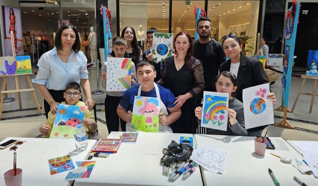 Çorum’da özel çocuklardan "Sevgi Dolu Fırça İzleri" Resim Sergisi