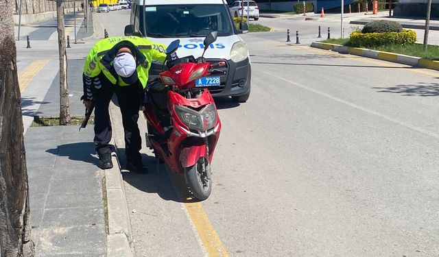 Motosikletten düşen sürücü yaralandı