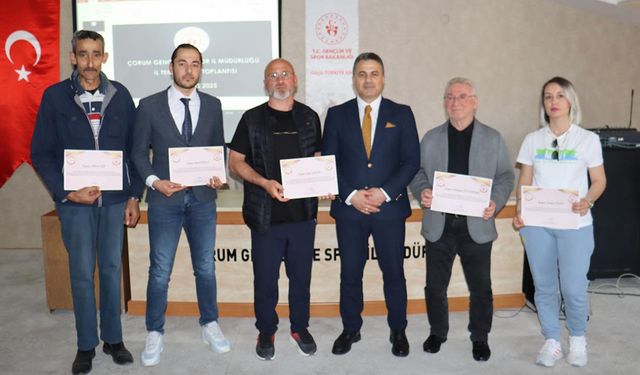 İl temsilcileri belgelerini aldı
