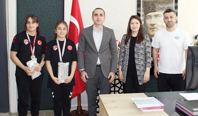 Kaymakam Polat güreşçileri ağırladı