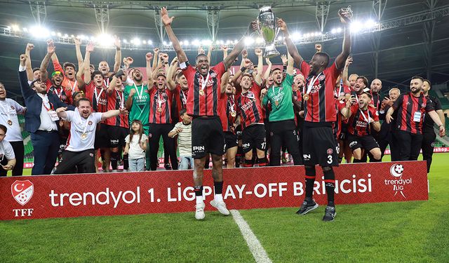 Karagümrük 1 sezon sonra yeniden Süper Lig’de: 3-1