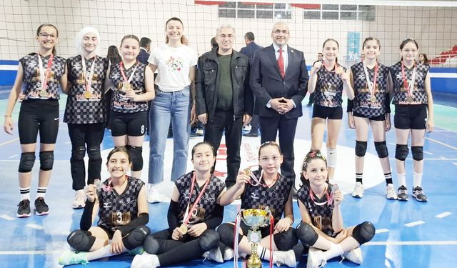 Eğitimspor’un midi sultanları şampiyon