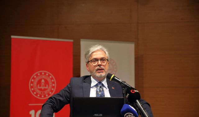 Yelkenci: “Öğretmenler, teknolojinin  kültürle ilişkisini gözardı etmemelidir”