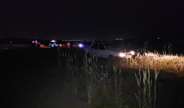 "Dur" ihtarına uymayan sürücü tarlaya uçtu