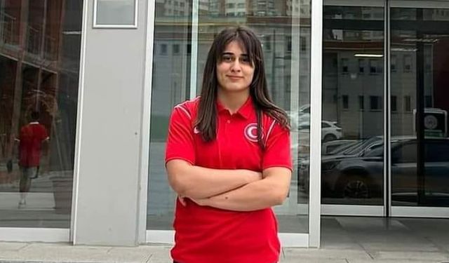 Özdenur mindere çıkıyor