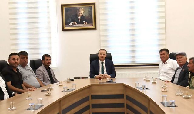 Muhtarlar Kaymakam  Meriç Dinçer’i kutladı