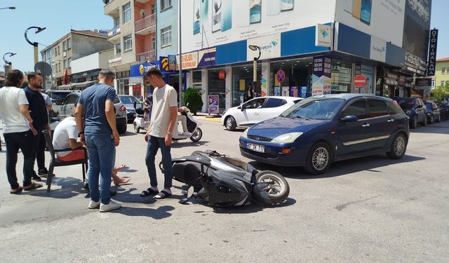 Otomobil ile motosiklet  çarpıştı: 1 yaralı