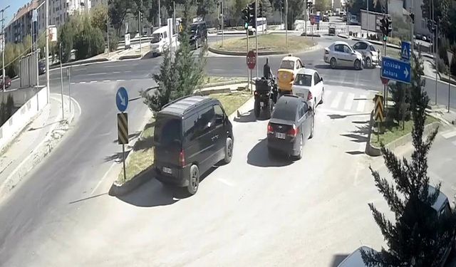 Çorum'da aynı kavşakta 4. kaza! Kaza anları saniye saniye kamerada