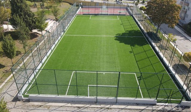 Semt sahaları bakıma alınıyor