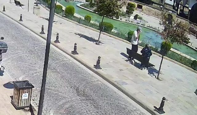 Telefon dolandırıcısı, yaşlı kadının paralarını alıp kaçtı
