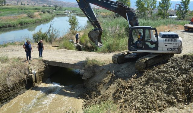 Yıkılan sulama kanalı onarıldı