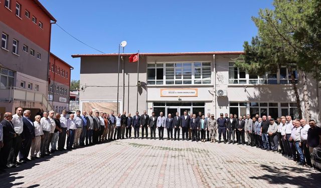 Vali Çalgan Bayat'ta  muhtarlarla buluştu