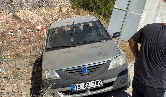 Kırkdilim'de otomobil devrildi! 4 kişi...
