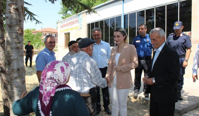 Kaymakam Nayman,  45 yıllık çiftlerle buluştu