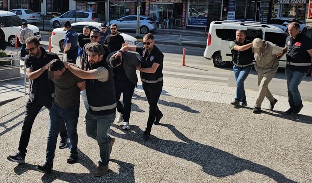 Silah tacirlerine operasyon