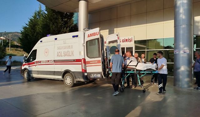 Evinin önünde tüfekli saldırıya uğradı