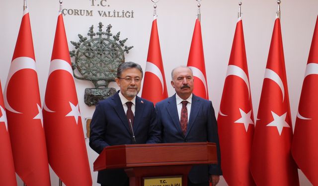 Tarım Bakanı, Çorum’da Valilik Şeref Defterini imzaladı