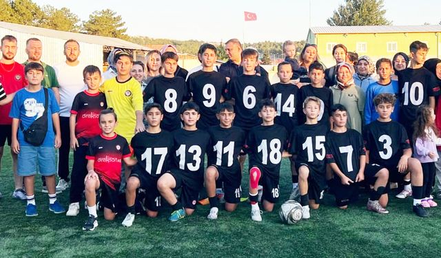 Minikler futbolda  şampiyon Çorum FK