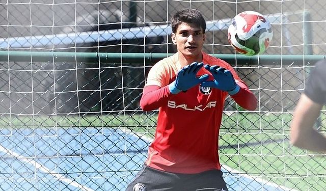 Kaleci Eren’in lisansı çıkartıldı