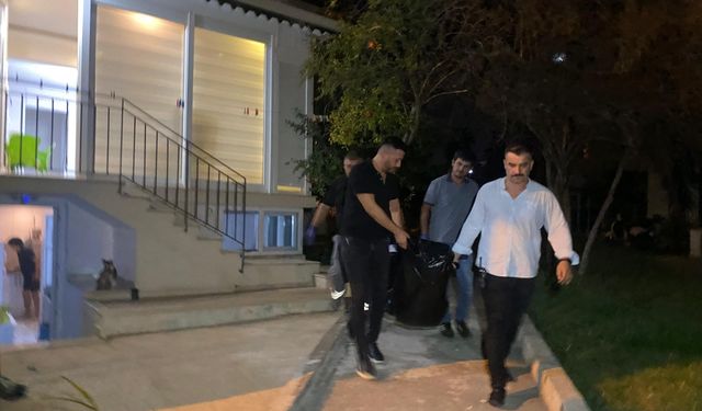 Eski karısını eşarbıyla ve yastıkla boğup polise teslim oldu